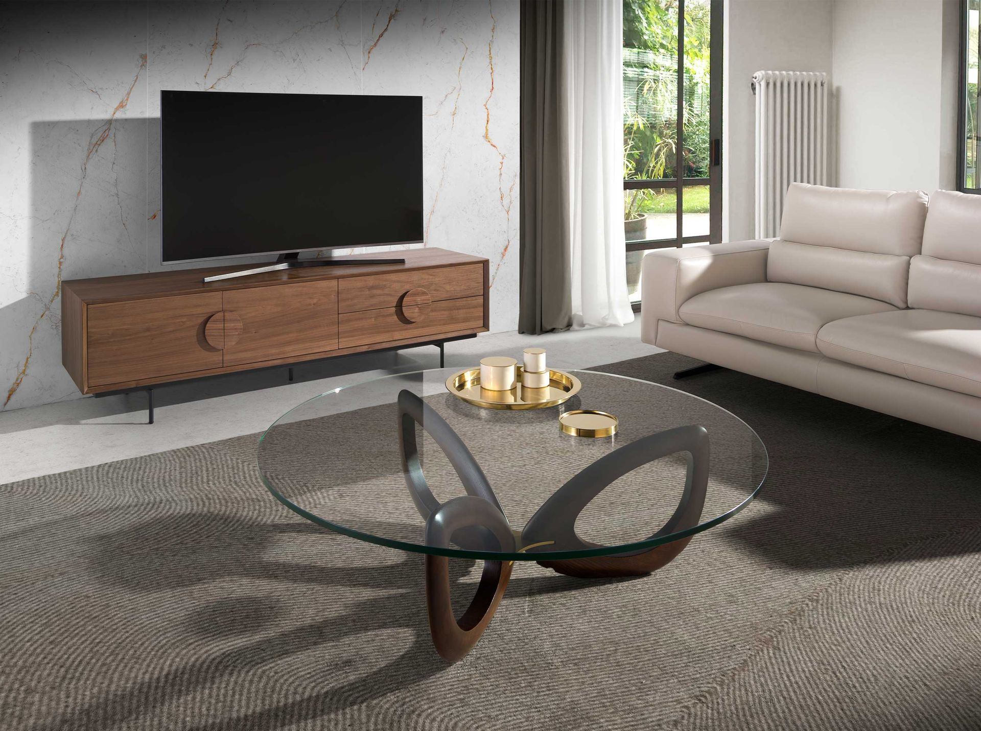 Angel Cerdá 2053 - Ronde salontafel van gehard glas en walnoot