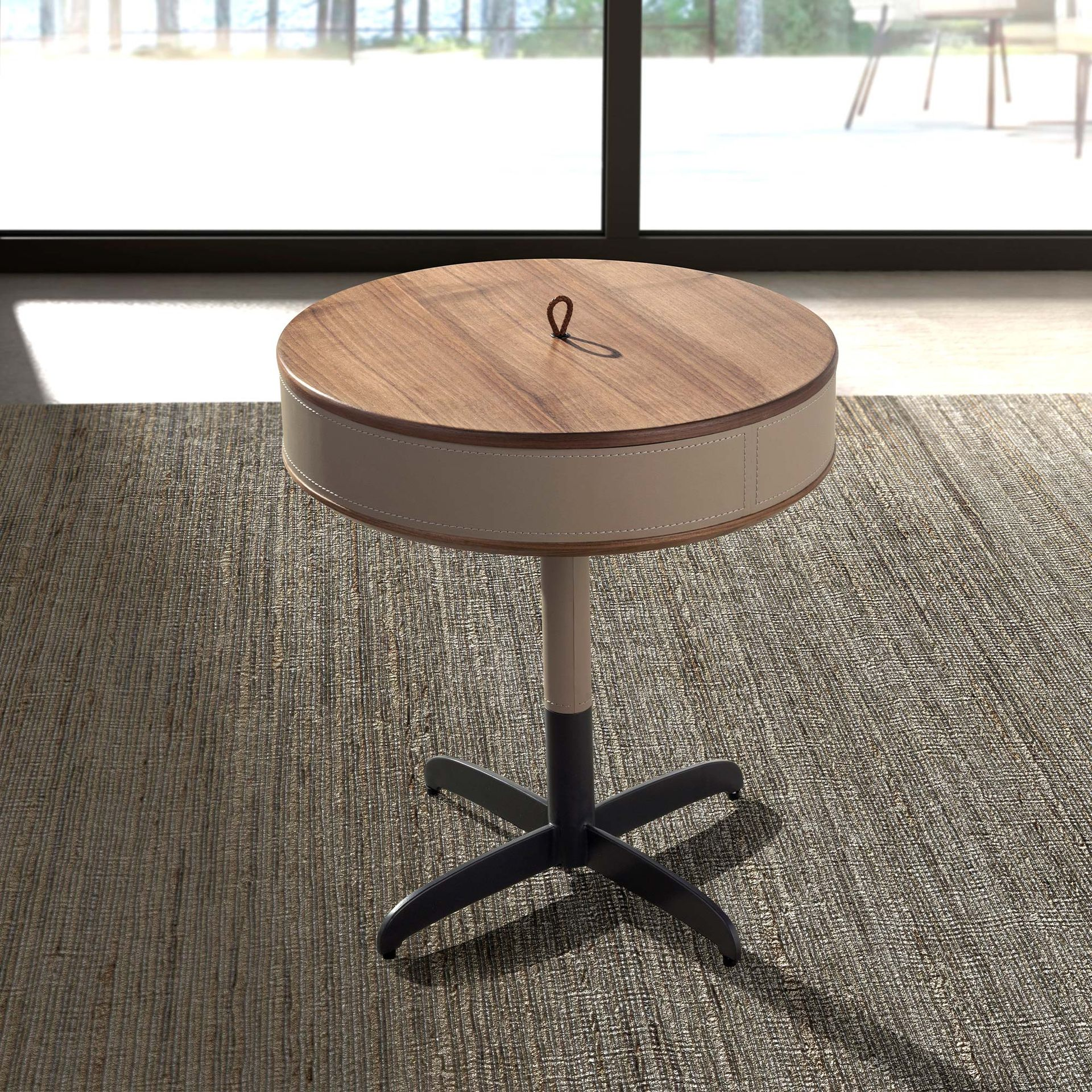 Angel Cerdá 2156 – Elegante ronde hoektafel van kunstleer, walnoot en grijs staal