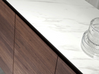 Angel Cerdá 3080 – Luxe dressoir in walnoot met imitatie marmeren glazen blad