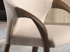 Angel Cerdá 5151 – Elegante eetkamerstoel in crème fluweel