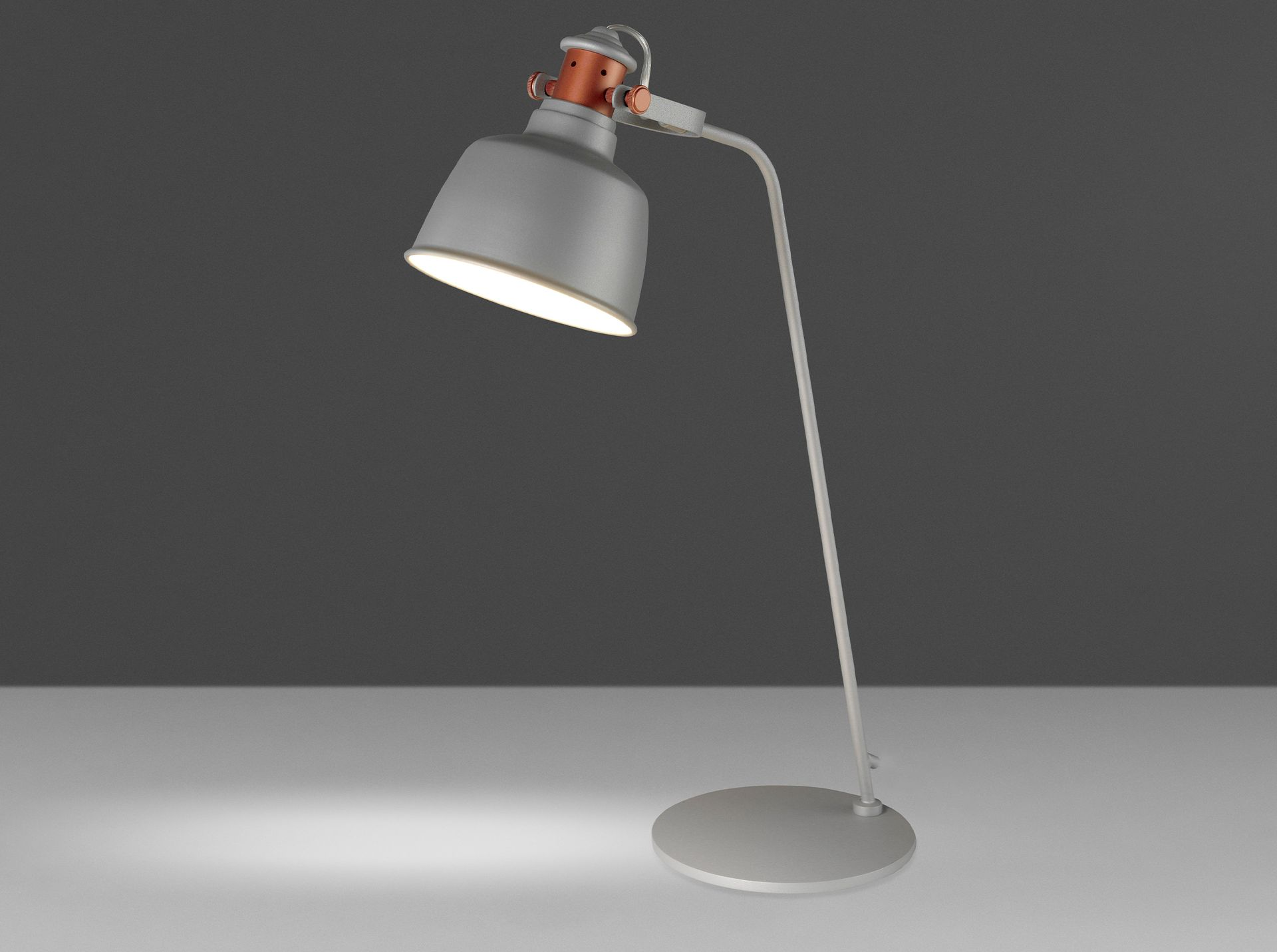 Angel Cerdá 8033 – Moderne tafellamp in grijs staal met bronzen accenten