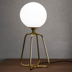 Angel Cerdá 8049 – Elegante tafellamp van goudkleurig staal en wit glas